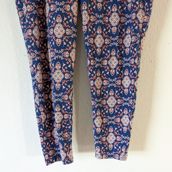 Torrid Medallion Paisley Leggings - Picture 4 of 8